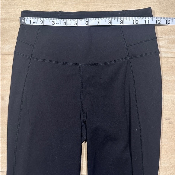 Lululemon Black Flared Leggings Sz 4 - Picture 6 of 10